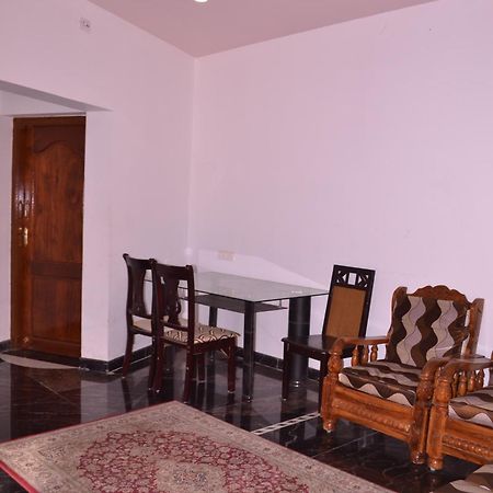 Yuga Guest House Kuttālam Екстериор снимка