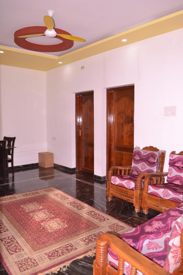 Yuga Guest House Kuttālam Екстериор снимка