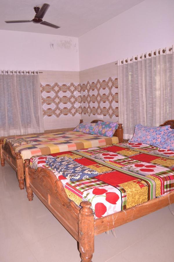 Yuga Guest House Kuttālam Екстериор снимка