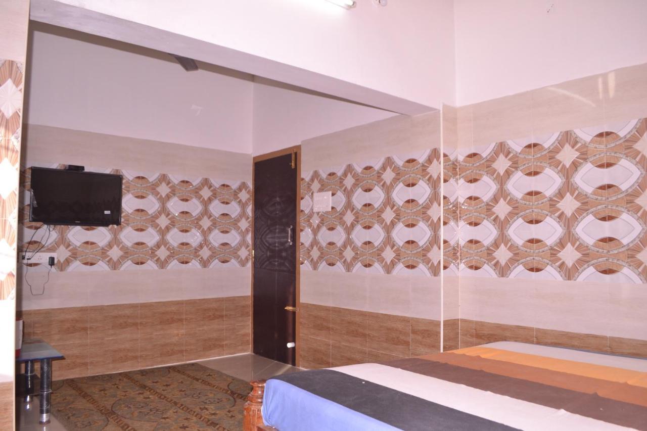 Yuga Guest House Kuttālam Екстериор снимка