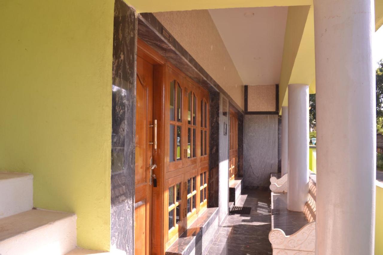 Yuga Guest House Kuttālam Екстериор снимка