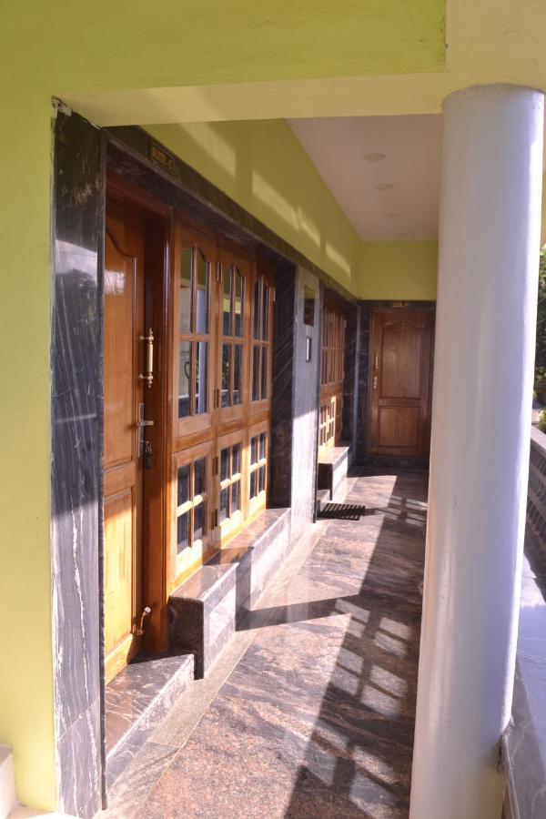 Yuga Guest House Kuttālam Екстериор снимка