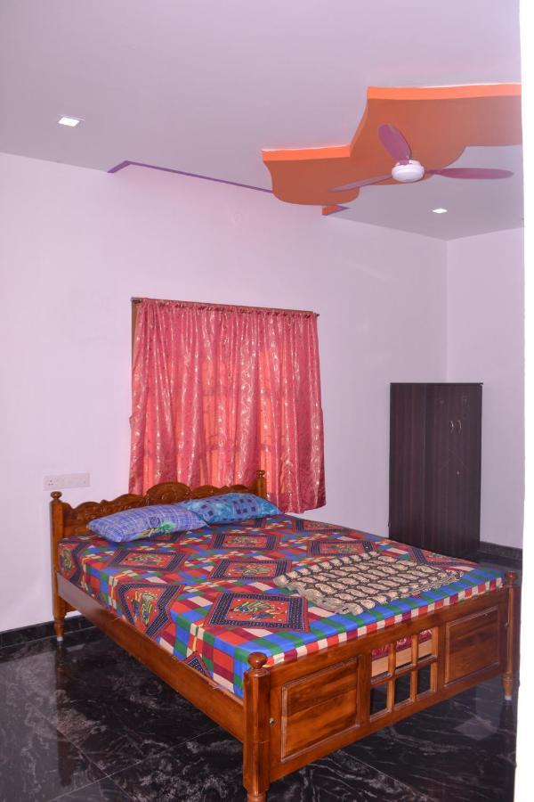 Yuga Guest House Kuttālam Екстериор снимка