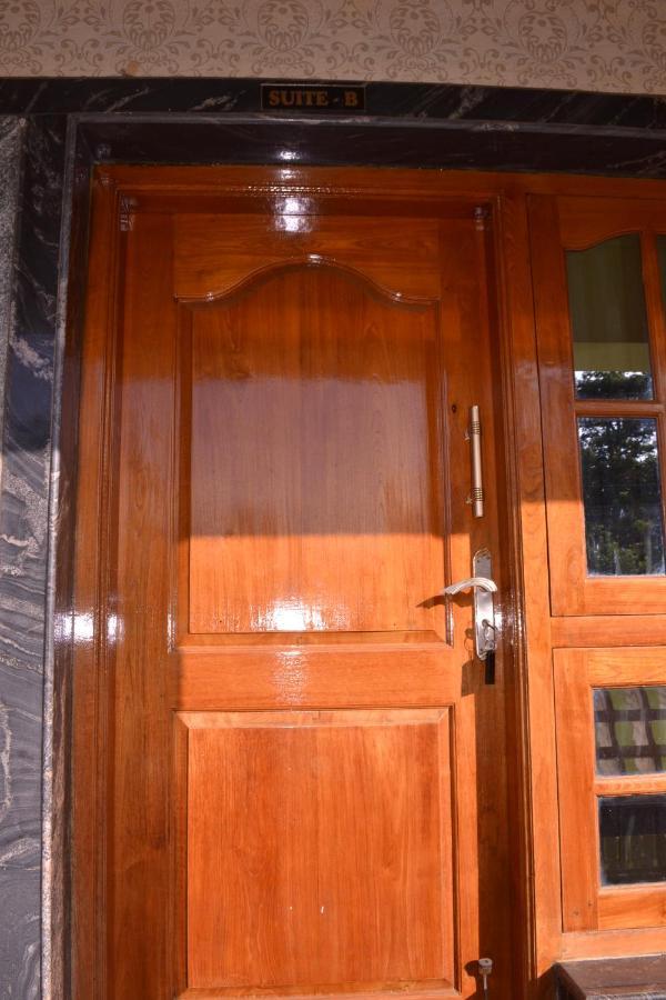 Yuga Guest House Kuttālam Екстериор снимка