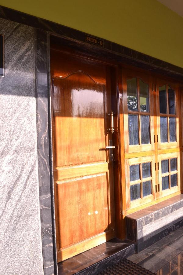 Yuga Guest House Kuttālam Екстериор снимка