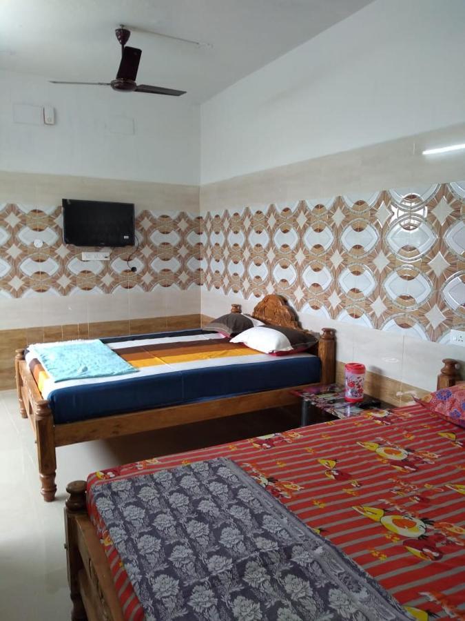 Yuga Guest House Kuttālam Екстериор снимка