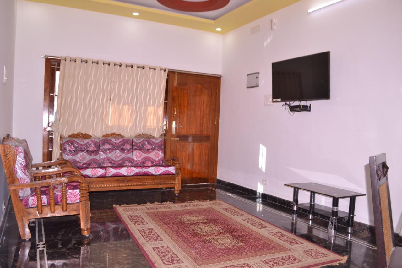 Yuga Guest House Kuttālam Екстериор снимка