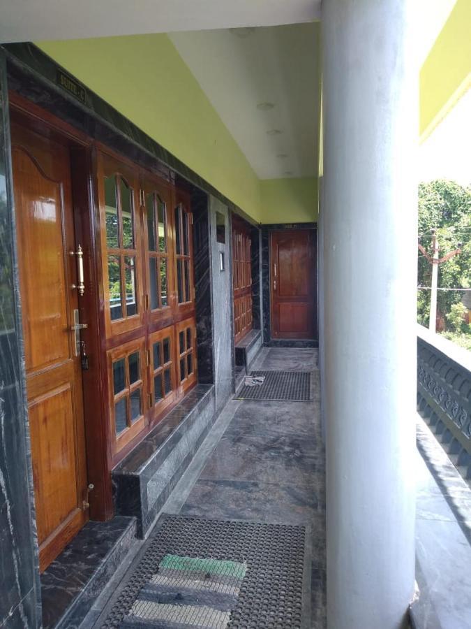Yuga Guest House Kuttālam Екстериор снимка